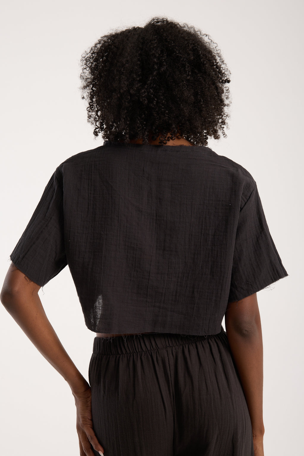 Cotton Muslin Short-Sleeve Crop Shirt - Black