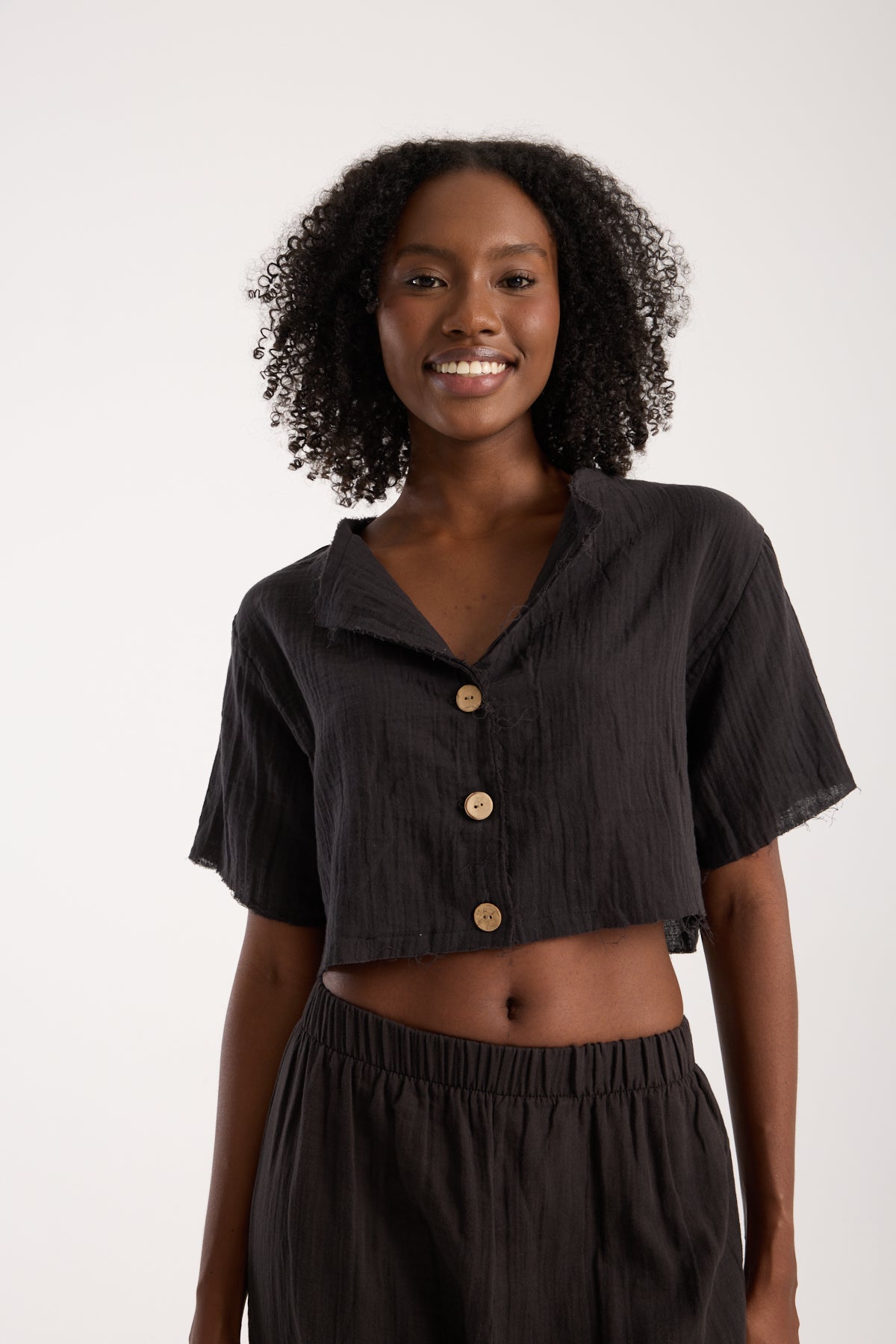 Cotton Muslin Short-Sleeve Crop Shirt - Black
